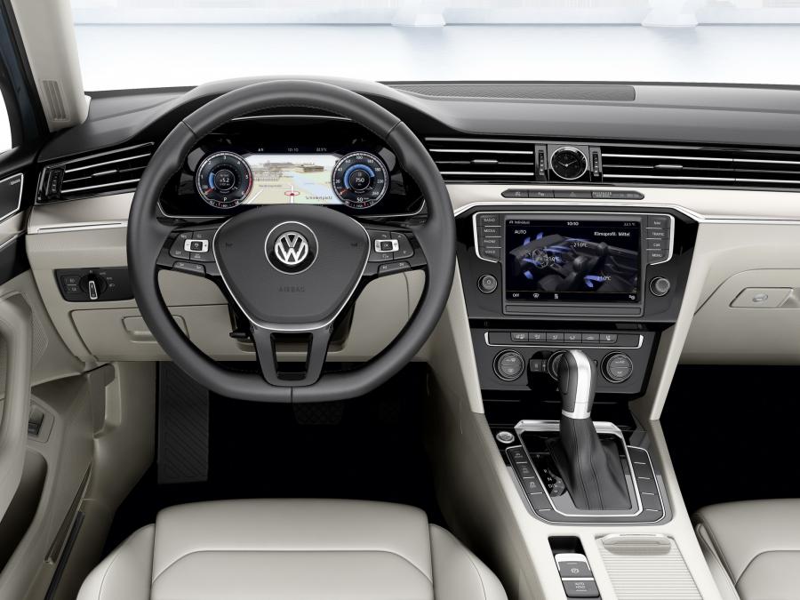  Volkswagen Passat Variant 2015 года  (фото 18 из 20)